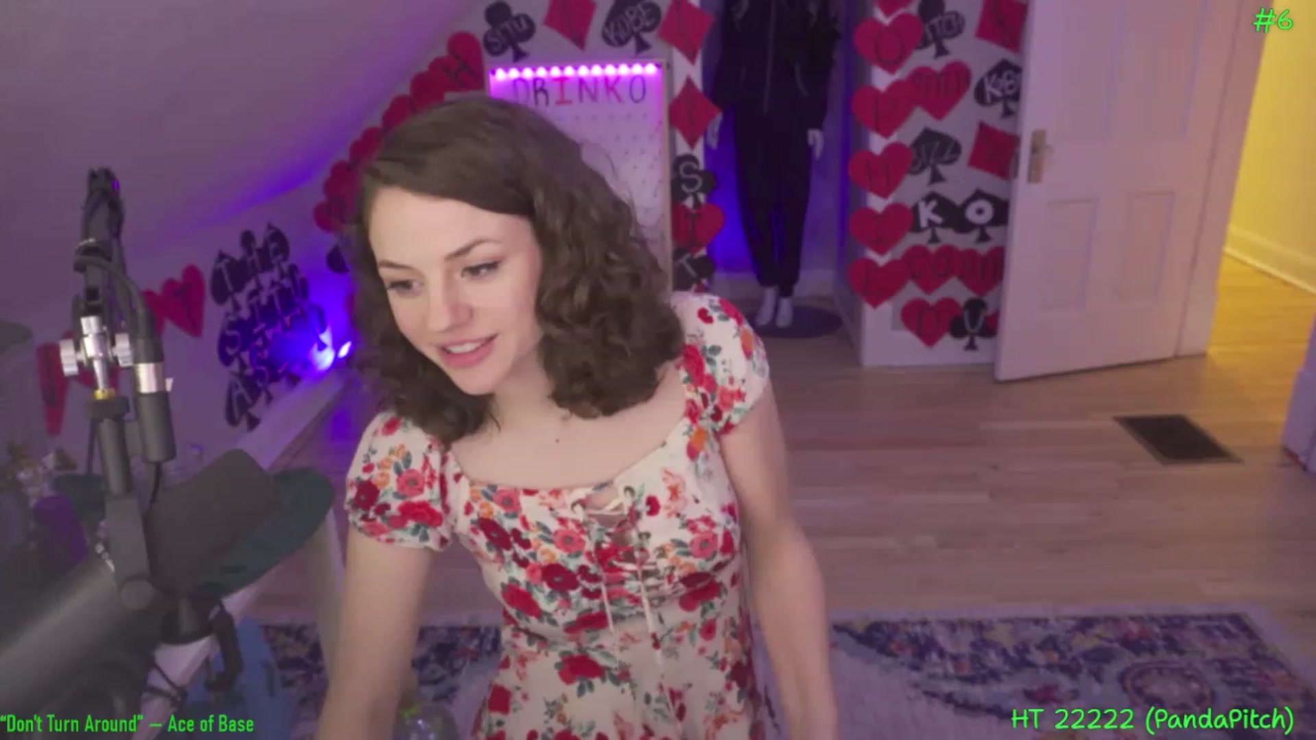 Gallery image thumbnail from SophiesPalace's myfreecams stream on, 03/05/2023, 08:03 image 11 of 20