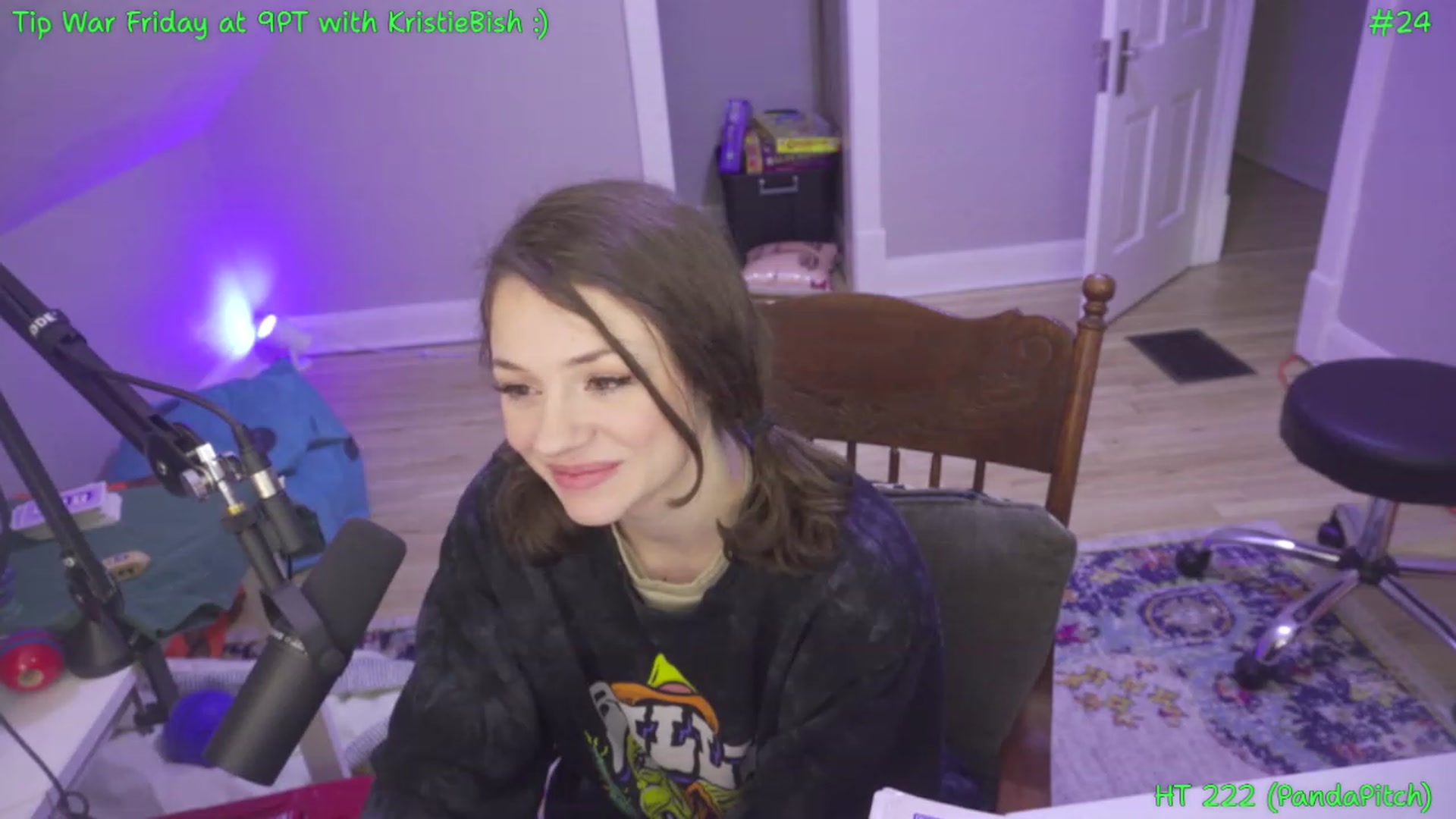 Gallery image thumbnail from SophiesPalace's myfreecams stream on, 03/10/2023, 06:46 image 16 of 20