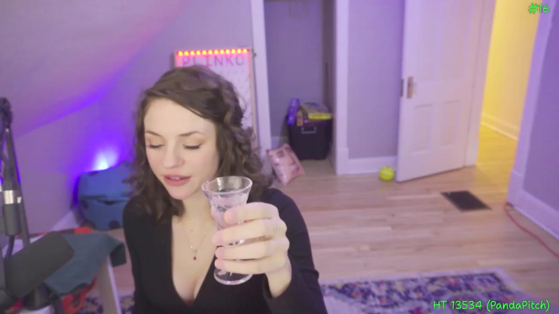 Gallery image thumbnail from SophiesPalace's myfreecams stream on, 03/11/2023, 06:50 image 17 of 20
