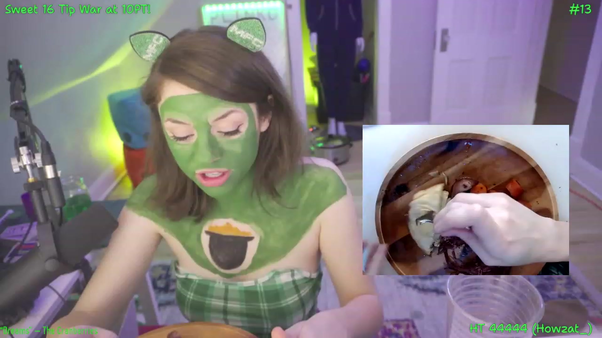 Gallery image thumbnail from SophiesPalace's myfreecams stream on, 03/18/2023, 08:38 image 14 of 20