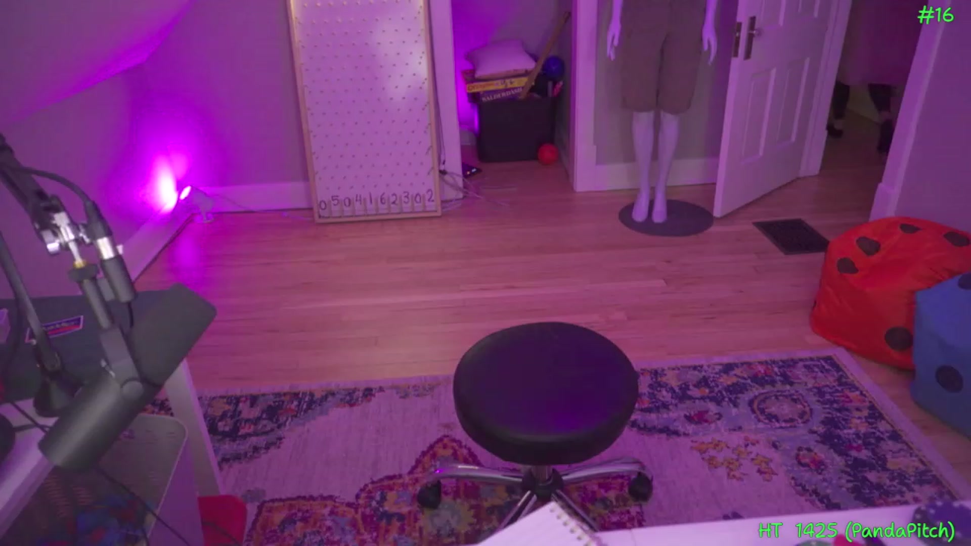 Gallery image thumbnail from SophiesPalace's myfreecams stream on, 03/27/2023, 07:00 image 6 of 20
