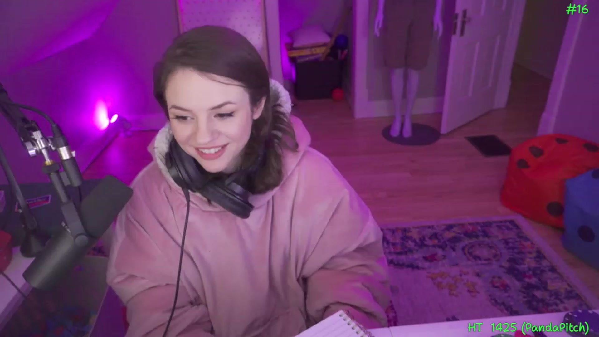 Gallery image thumbnail from SophiesPalace's myfreecams stream on, 03/27/2023, 07:00 image 5 of 20