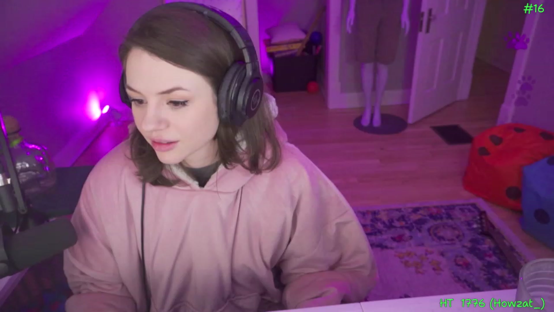 Gallery image thumbnail from SophiesPalace's myfreecams stream on, 03/27/2023, 08:27 image 17 of 20