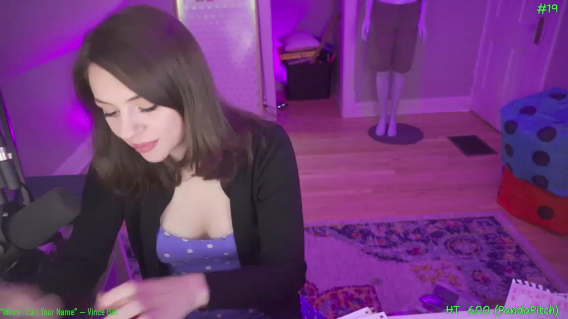 Gallery image thumbnail from SophiesPalace's myfreecams stream on, 03/30/2023, 08:04 image 8 of 20