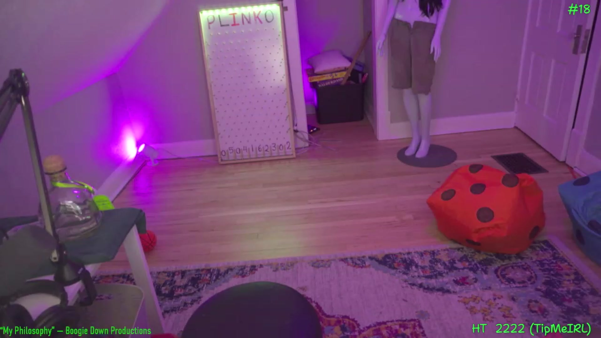 Gallery image thumbnail from SophiesPalace's myfreecams stream on, 03/31/2023, 06:22 image 16 of 20