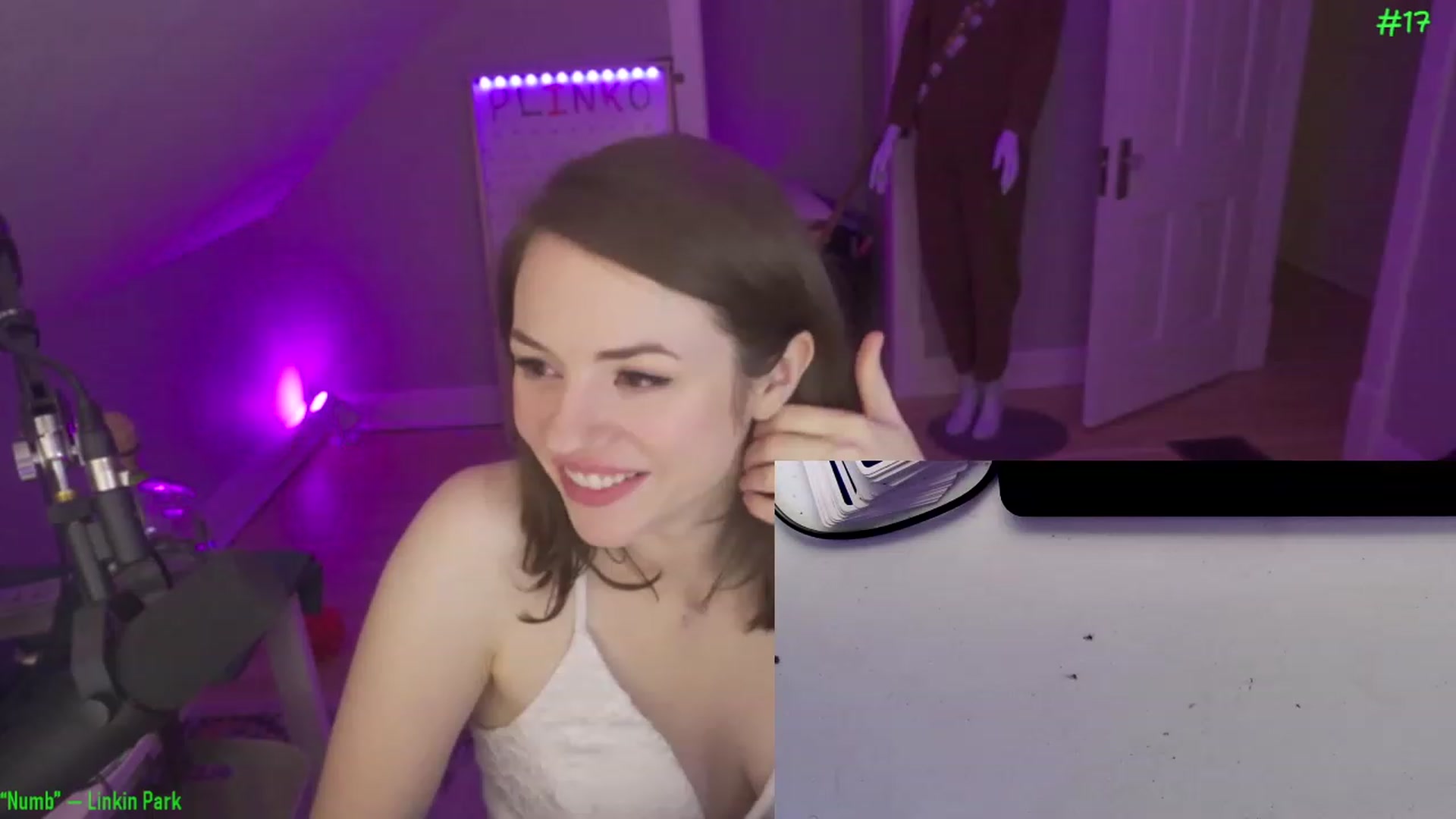 Gallery image thumbnail from SophiesPalace's myfreecams stream on, 03/31/2023, 09:00 image 7 of 20