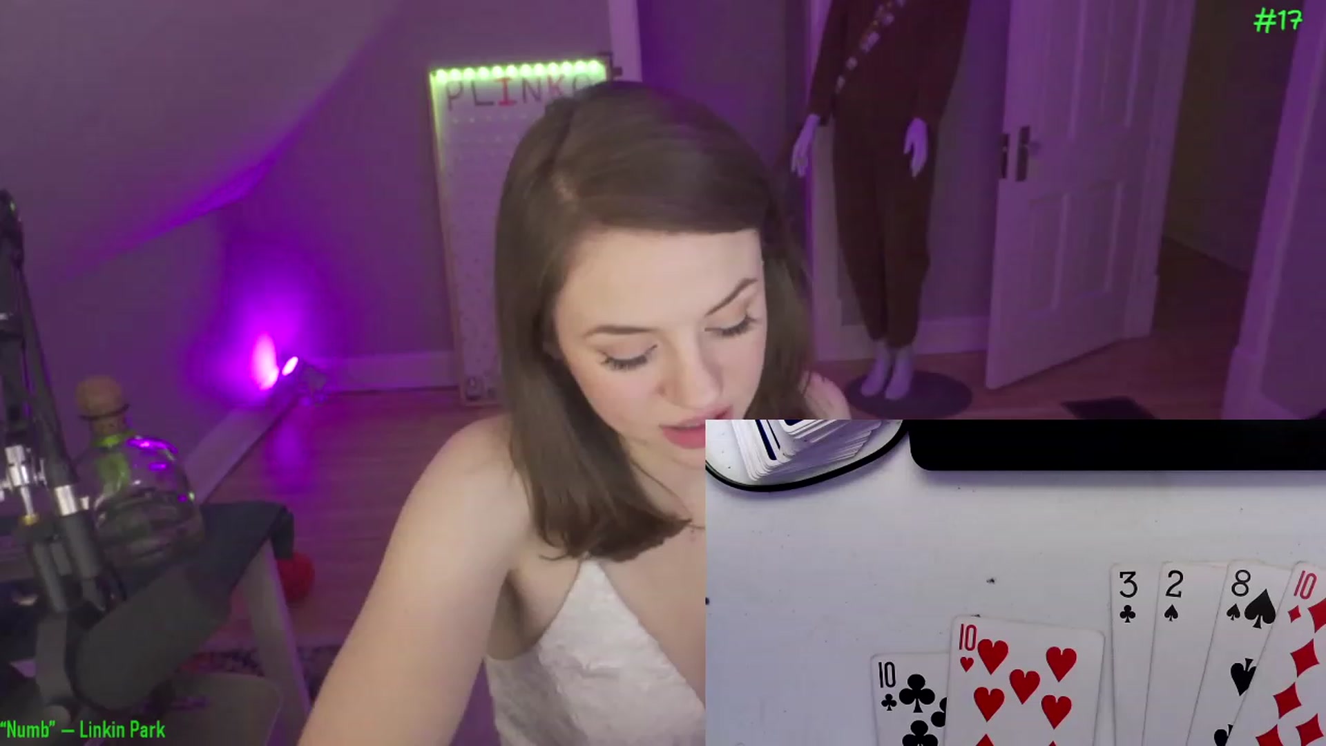 Gallery image thumbnail from SophiesPalace's myfreecams stream on, 03/31/2023, 09:00 image 6 of 20