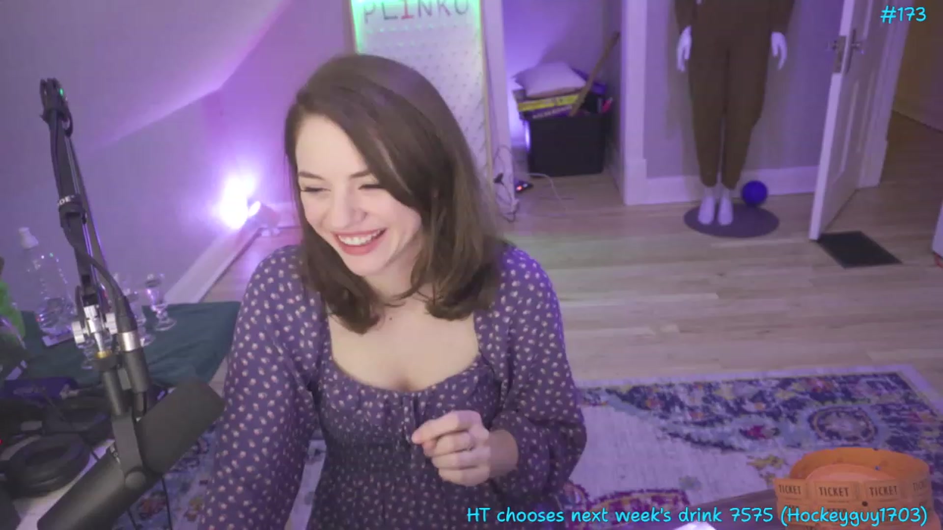 Gallery image thumbnail from SophiesPalace's myfreecams stream on, 05/06/2023, 07:37 image 3 of 20