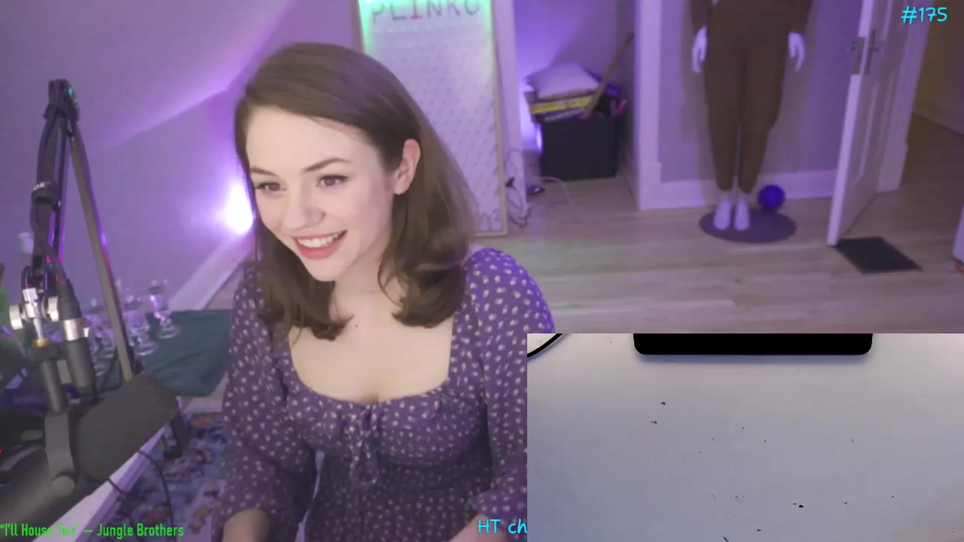 Gallery image thumbnail from SophiesPalace's myfreecams stream on, 05/06/2023, 07:37 image 1 of 20