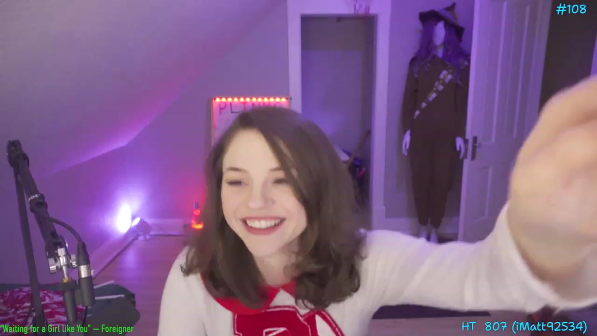 Gallery image thumbnail from SophiesPalace's myfreecams stream on, 05/08/2023, 05:29 image 5 of 20