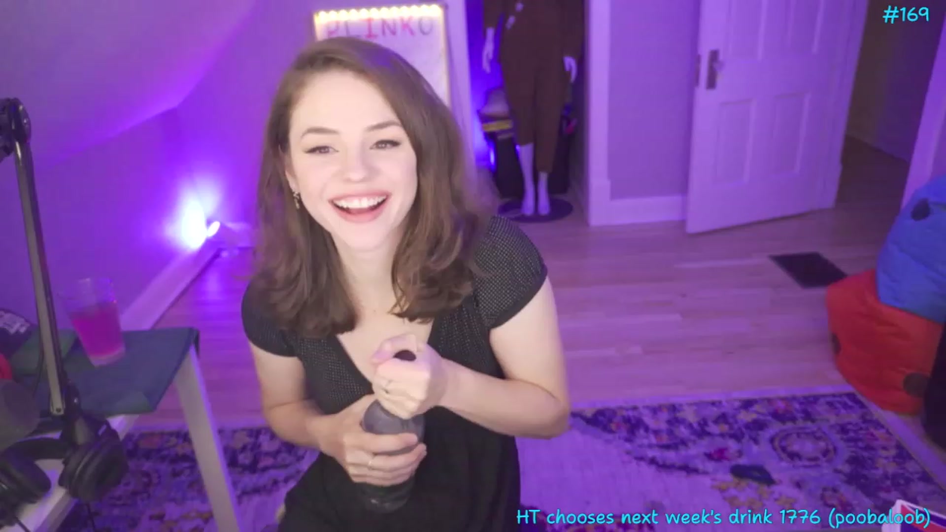 Gallery image thumbnail from SophiesPalace's myfreecams stream on, 05/20/2023, 06:49 image 2 of 20