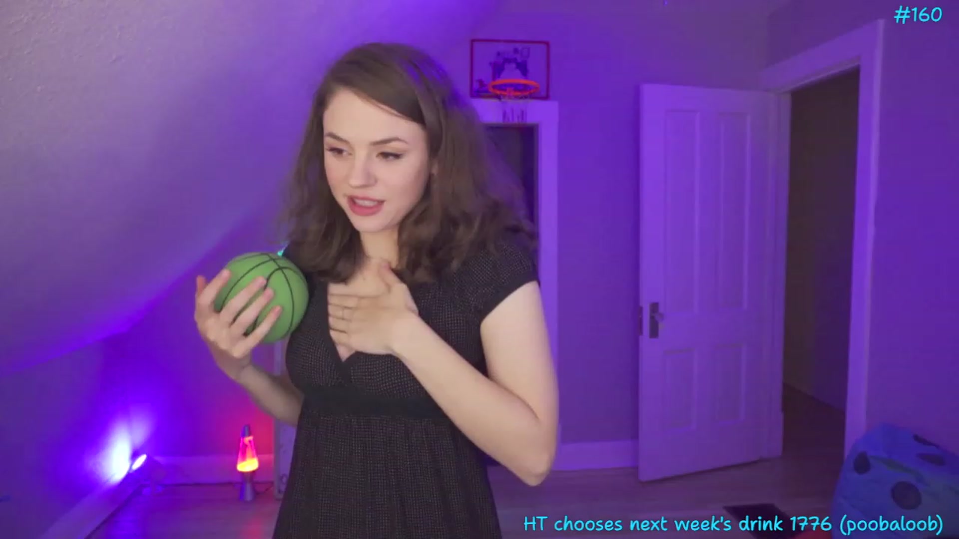 Gallery image thumbnail from SophiesPalace's myfreecams stream on, 05/20/2023, 06:49 image 7 of 20