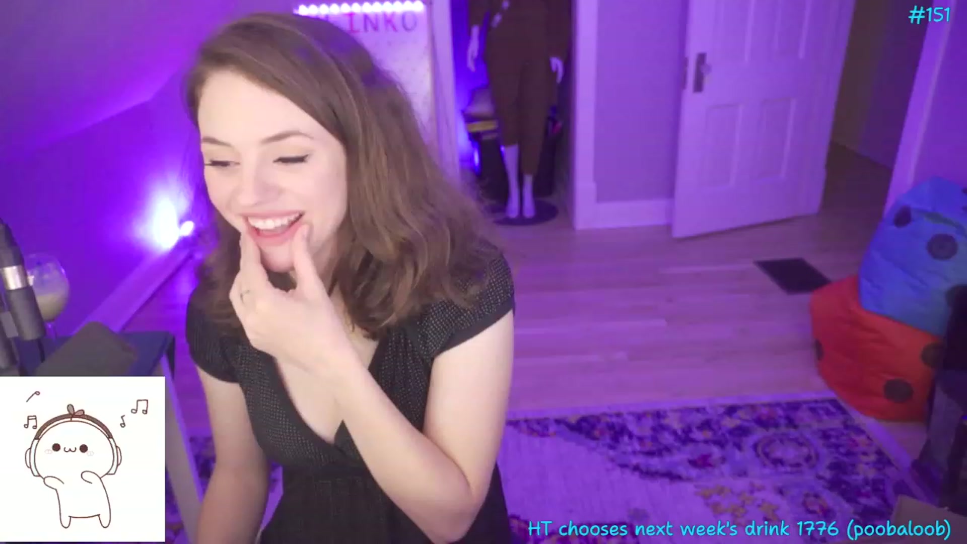 Gallery image thumbnail from SophiesPalace's myfreecams stream on, 05/20/2023, 08:07 image 3 of 20