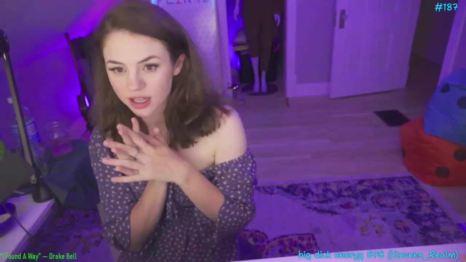 Gallery image thumbnail from SophiesPalace's myfreecams stream on, 05/27/2023, 07:08 image 16 of 20