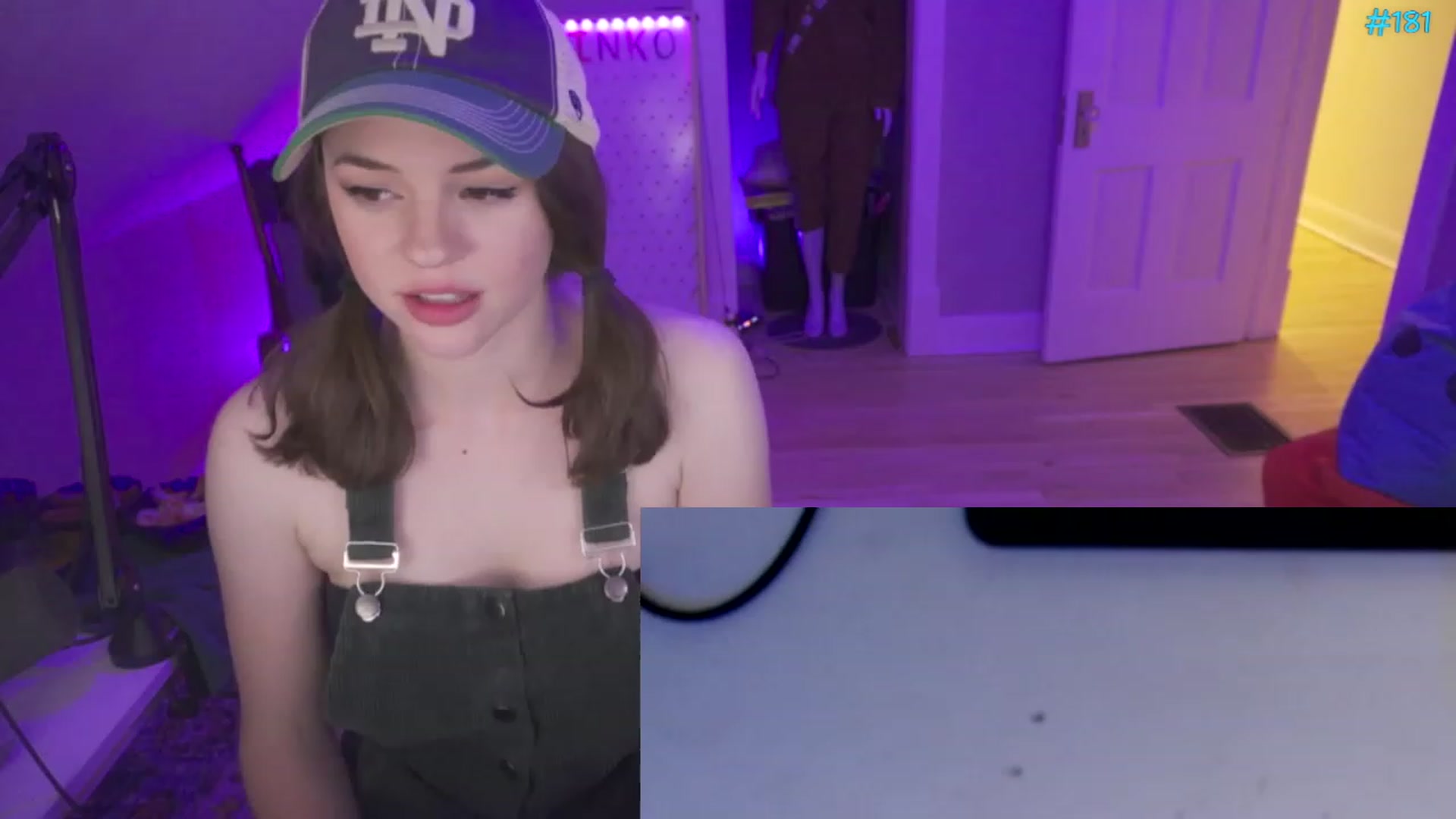 Gallery image thumbnail from SophiesPalace's myfreecams stream on, 05/29/2023, 08:23 image 18 of 20