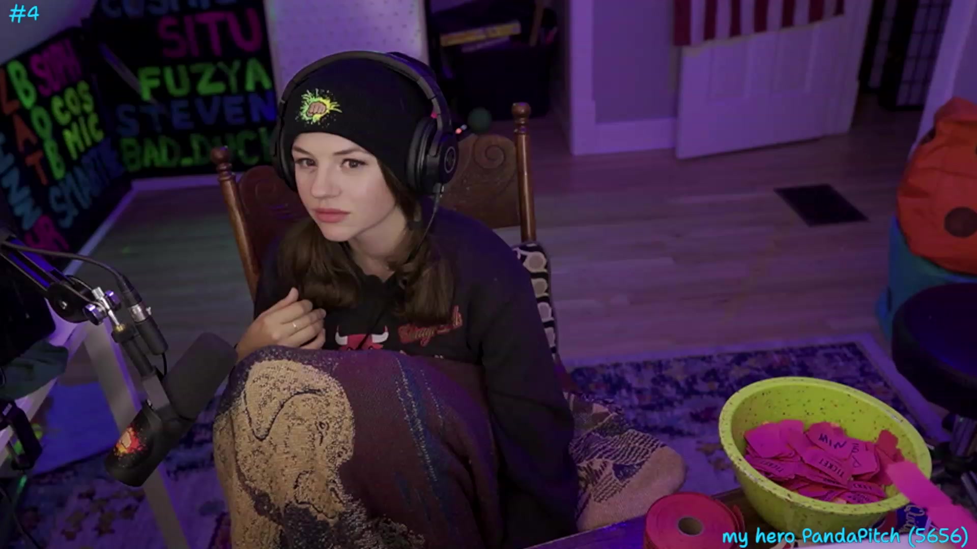 Gallery image thumbnail from SophiesPalace's myfreecams stream on, 07/13/2023, 07:40 image 15 of 20