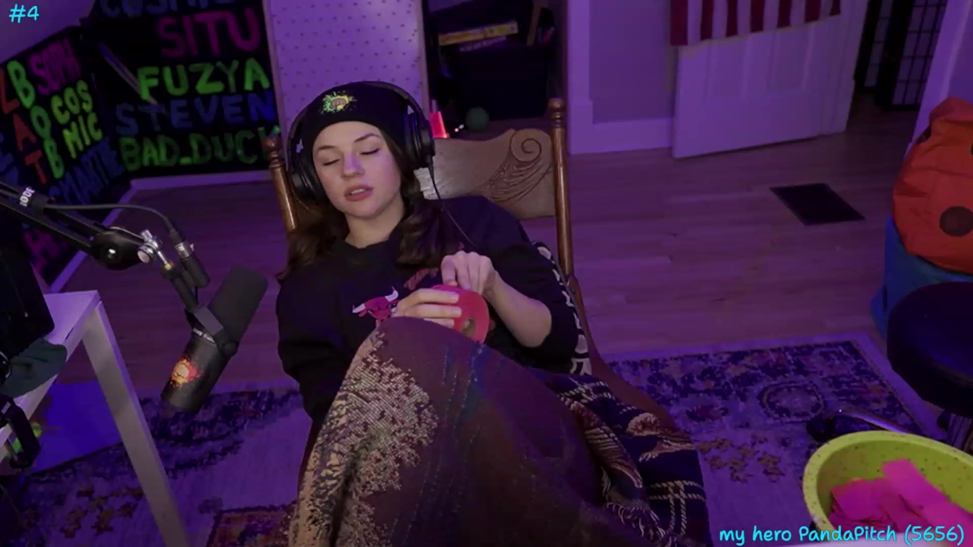 Gallery image thumbnail from SophiesPalace's myfreecams stream on, 07/13/2023, 08:41 image 14 of 20