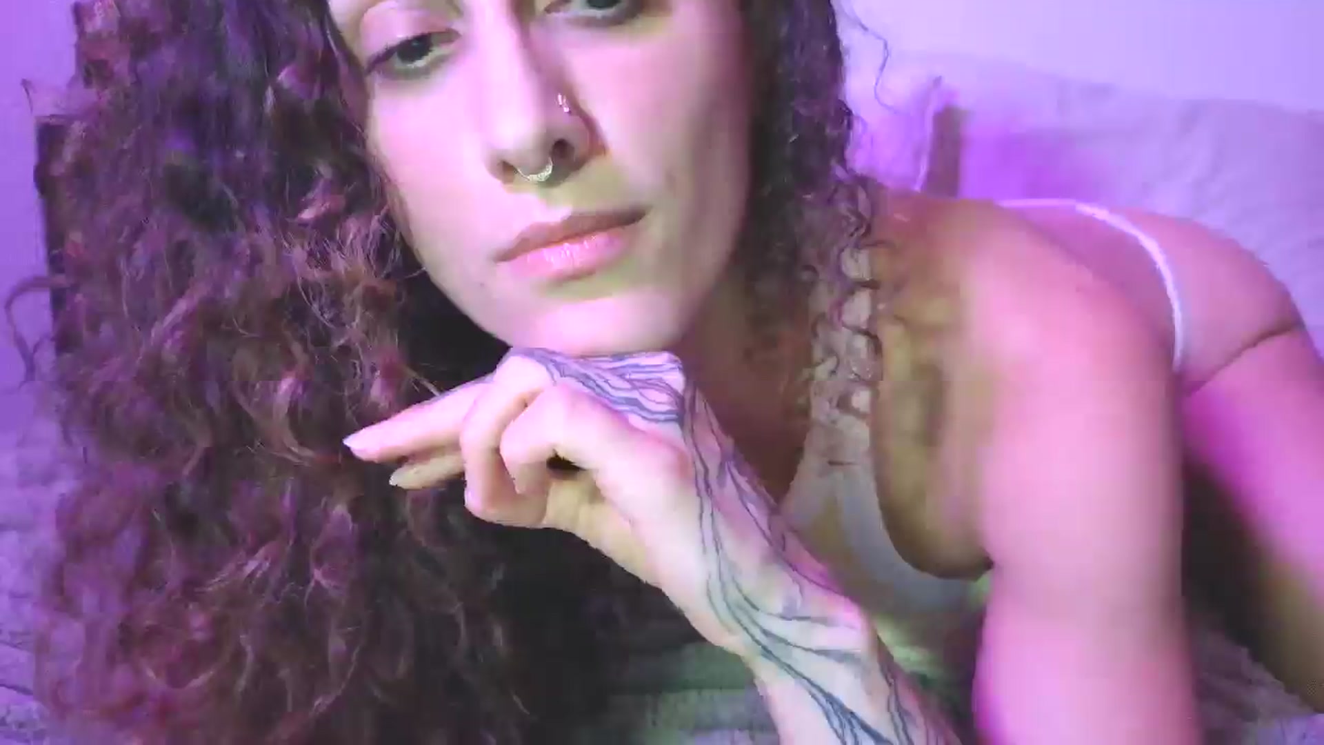 Gallery image thumbnail from Soraya888's myfreecams stream on, 03/28/2025, 06:38 image 4 of 20