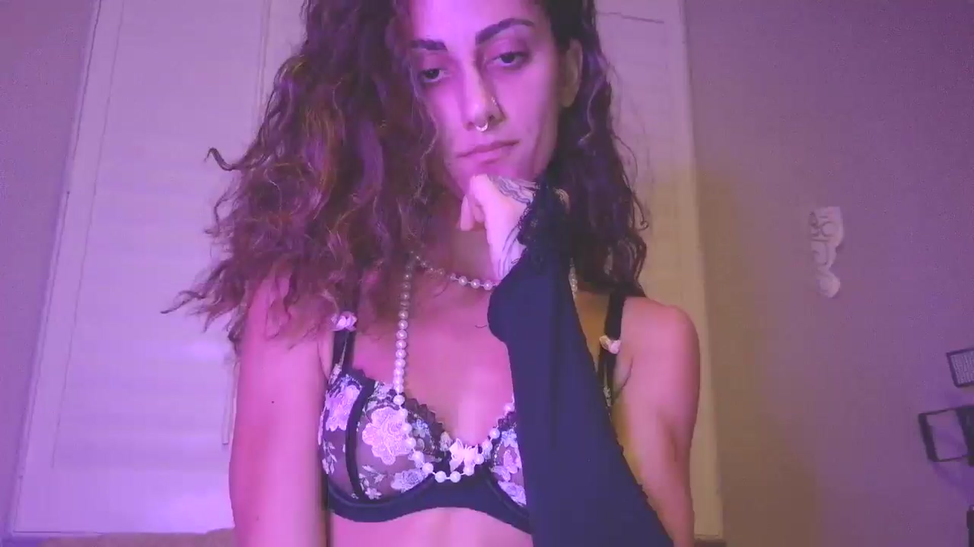 Gallery image thumbnail from Soraya888's myfreecams stream on, 11/04/2025, 08:03 image 11 of 20