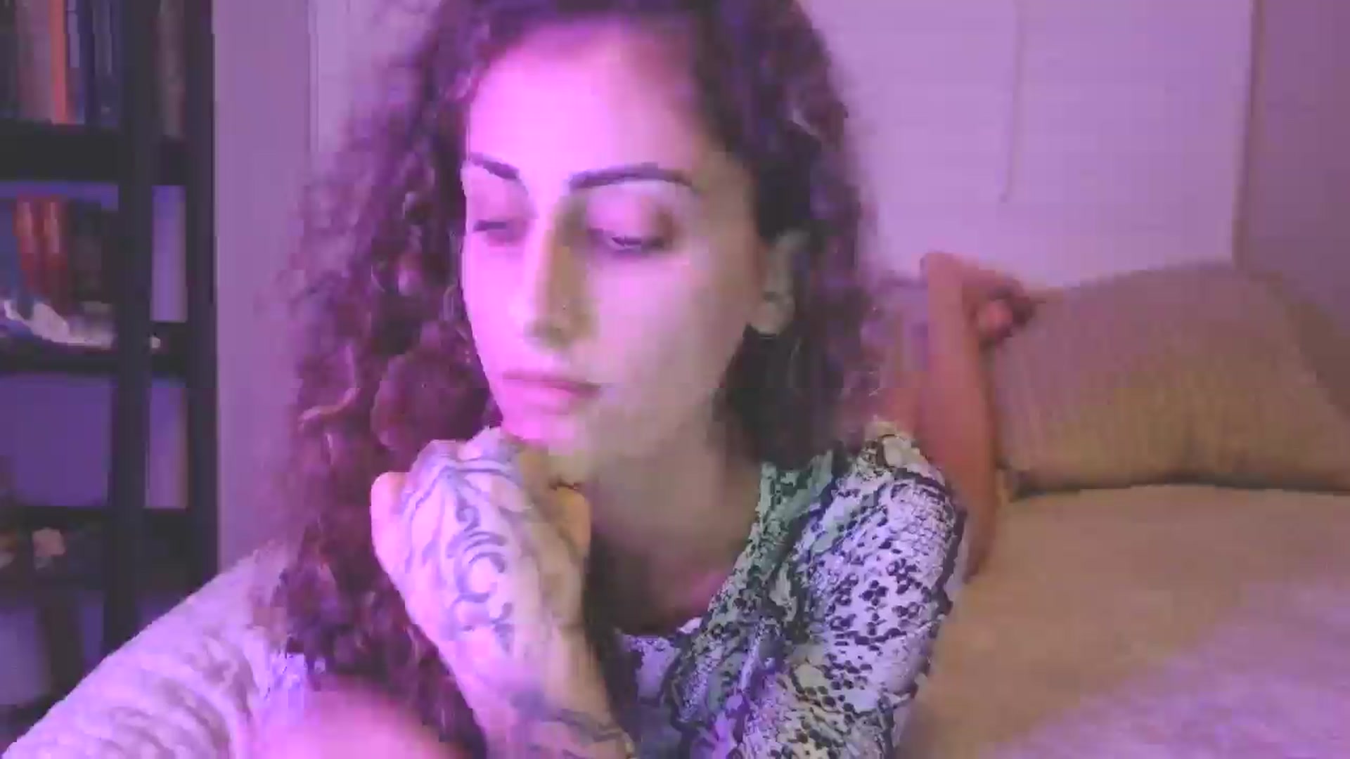 Gallery image thumbnail from Soraya888's myfreecams stream on, 11/13/2025, 03:33 image 13 of 20