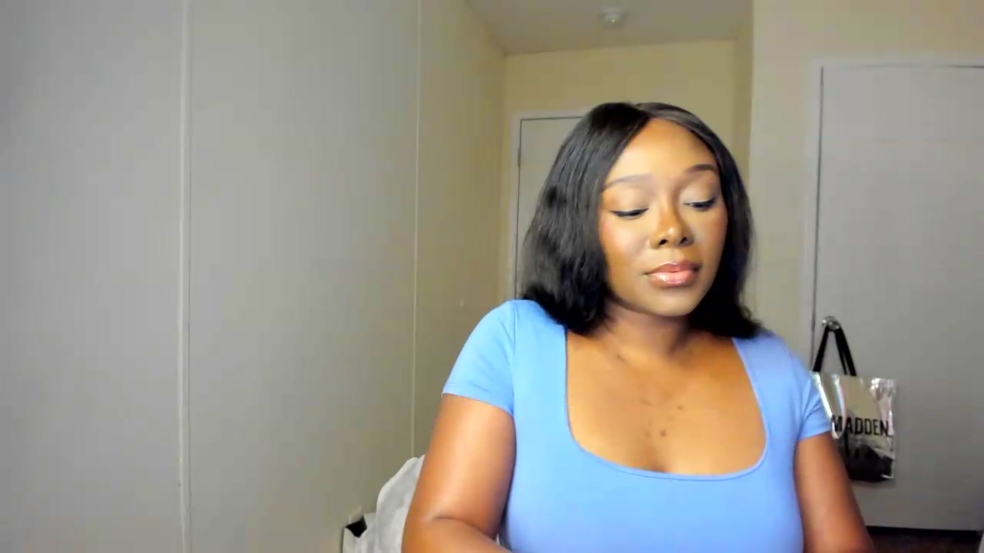 Gallery image thumbnail from Soraya__'s myfreecams stream on, 08/13/2026, 20:22 image 6 of 20