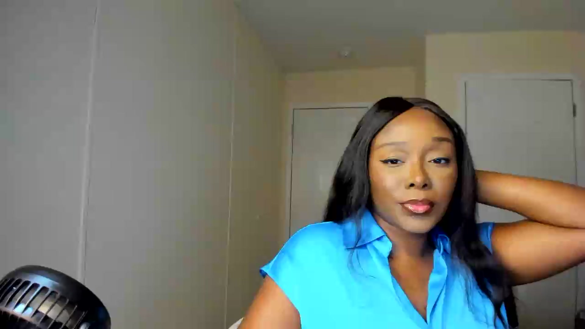 Gallery image thumbnail from Soraya__'s myfreecams stream on, 08/17/2026, 17:09 image 1 of 20