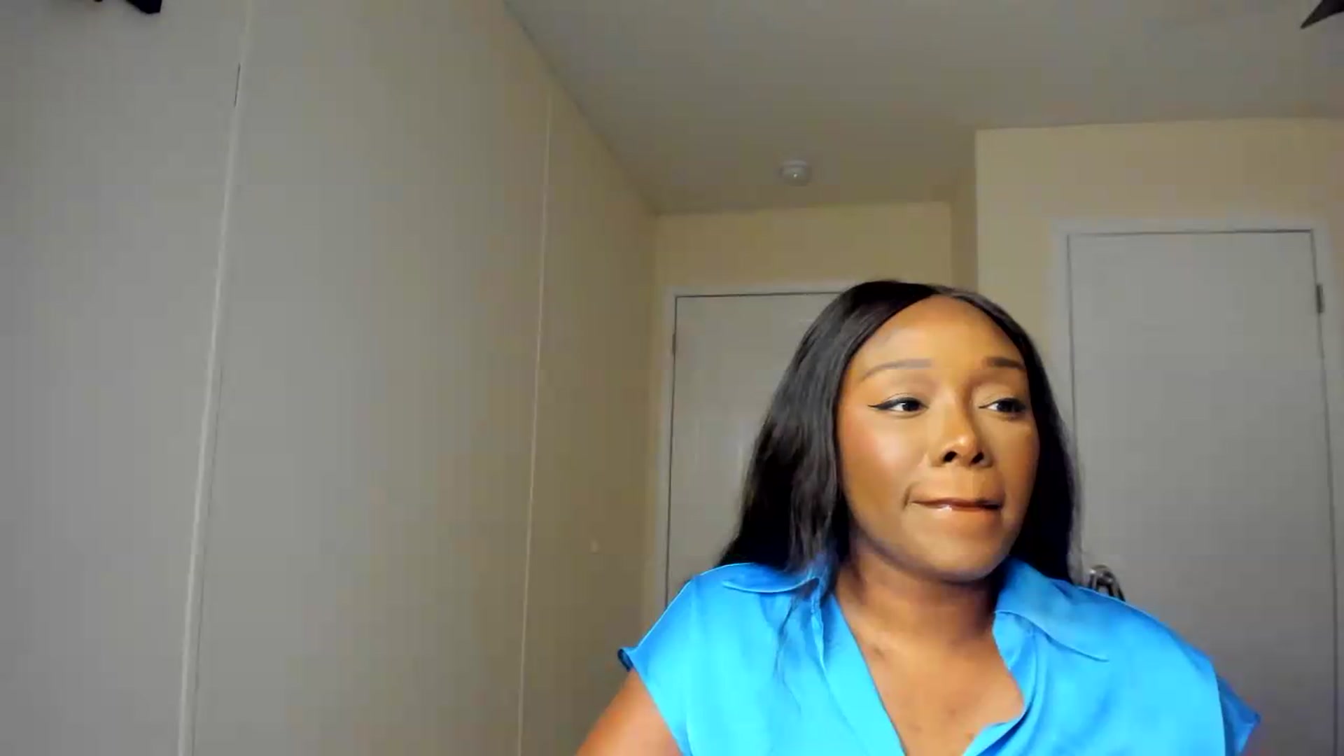 Gallery image thumbnail from Soraya__'s myfreecams stream on, 08/17/2026, 17:49 image 3 of 20