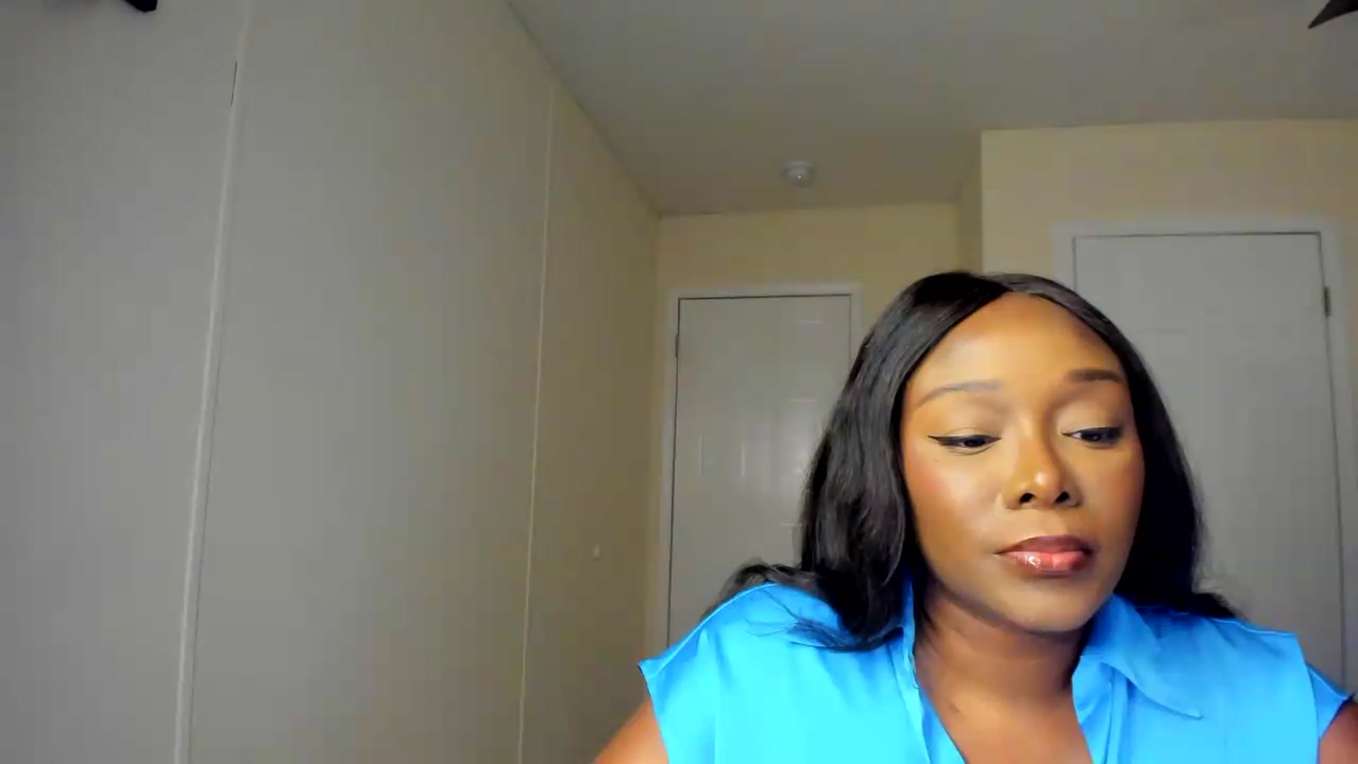 Gallery image thumbnail from Soraya__'s myfreecams stream on, 08/17/2026, 17:49 image 14 of 20