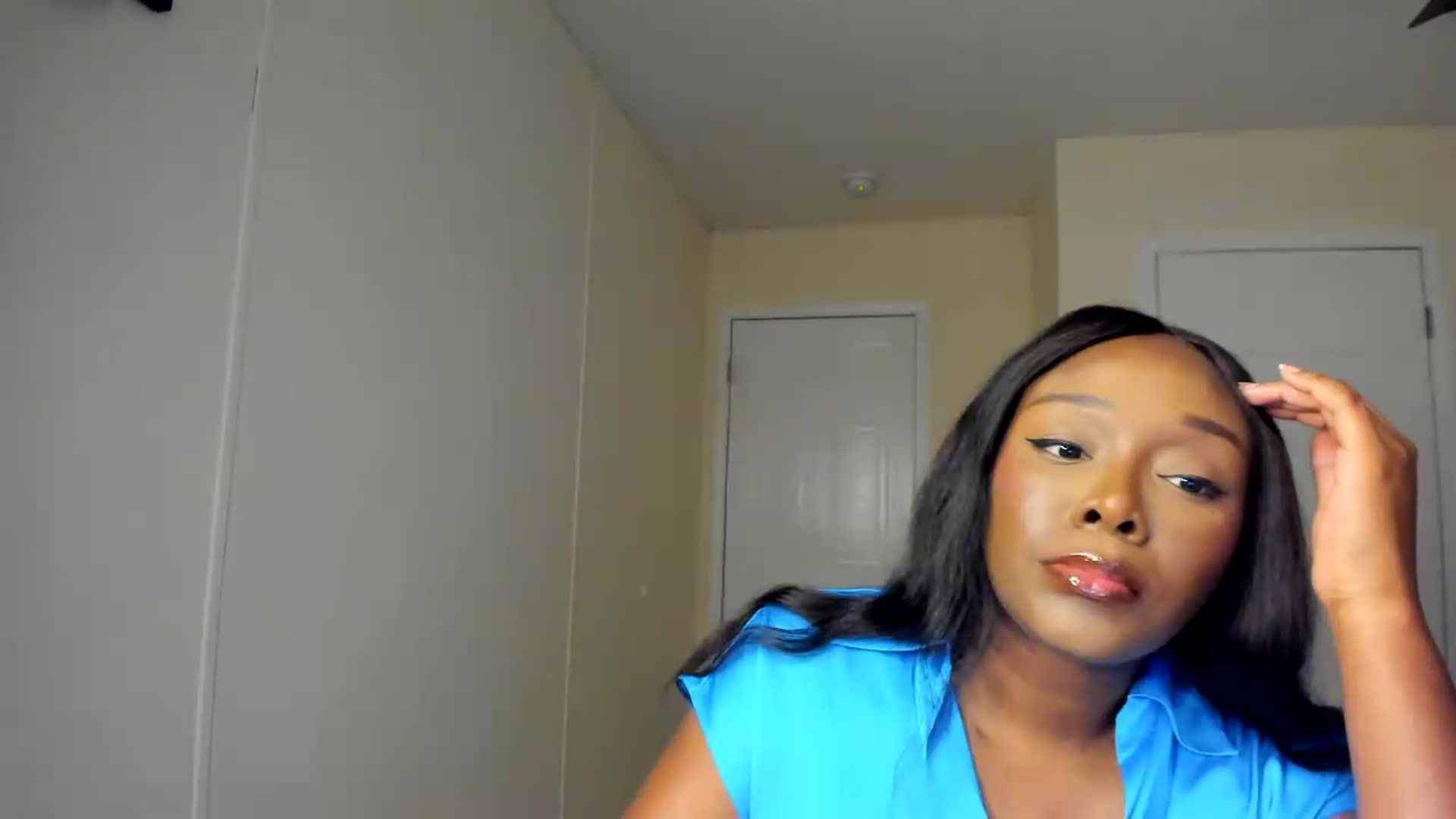 Gallery image thumbnail from Soraya__'s myfreecams stream on, 08/17/2026, 17:49 image 8 of 20