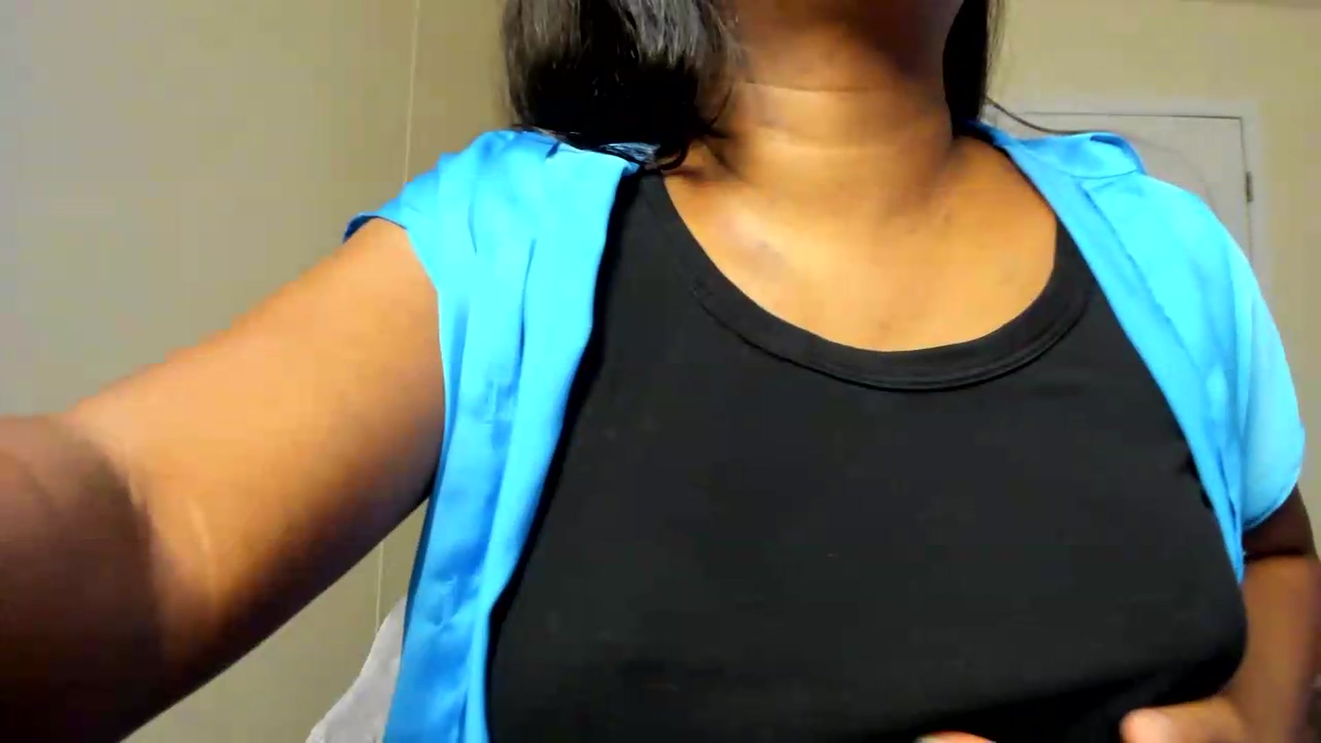 Gallery image thumbnail from Soraya__'s myfreecams stream on, 08/17/2026, 18:48 image 10 of 20