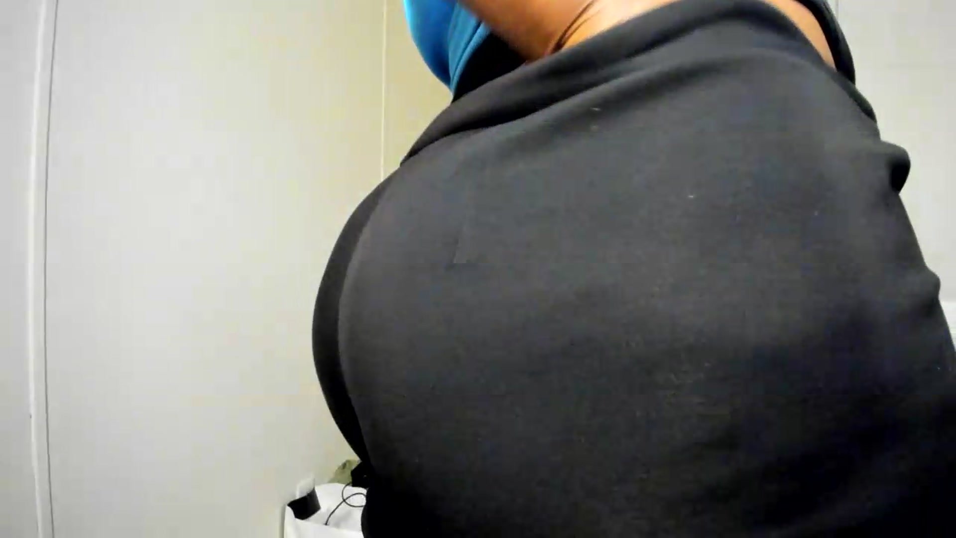 Gallery image thumbnail from Soraya__'s myfreecams stream on, 08/17/2026, 20:02 image 17 of 20