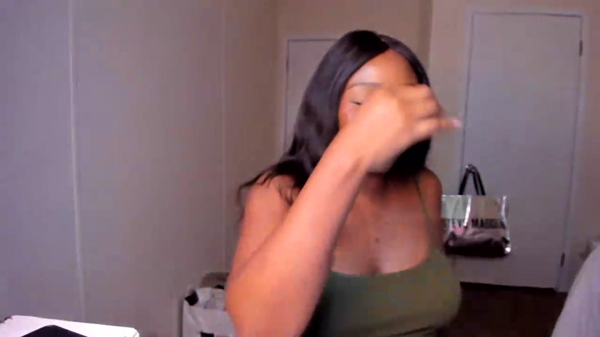 Gallery image thumbnail from Soraya__'s myfreecams stream on, 08/19/2026, 19:42 image 8 of 20