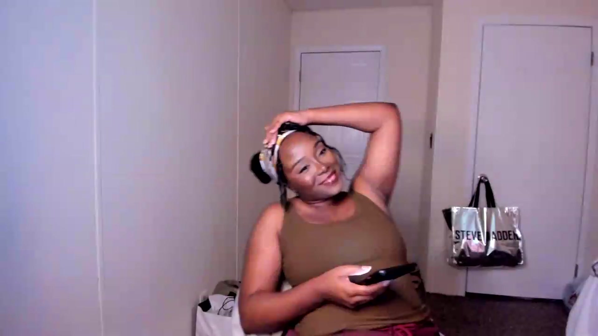 Gallery image thumbnail from Soraya__'s myfreecams stream on, 08/24/2026, 18:02 image 11 of 20