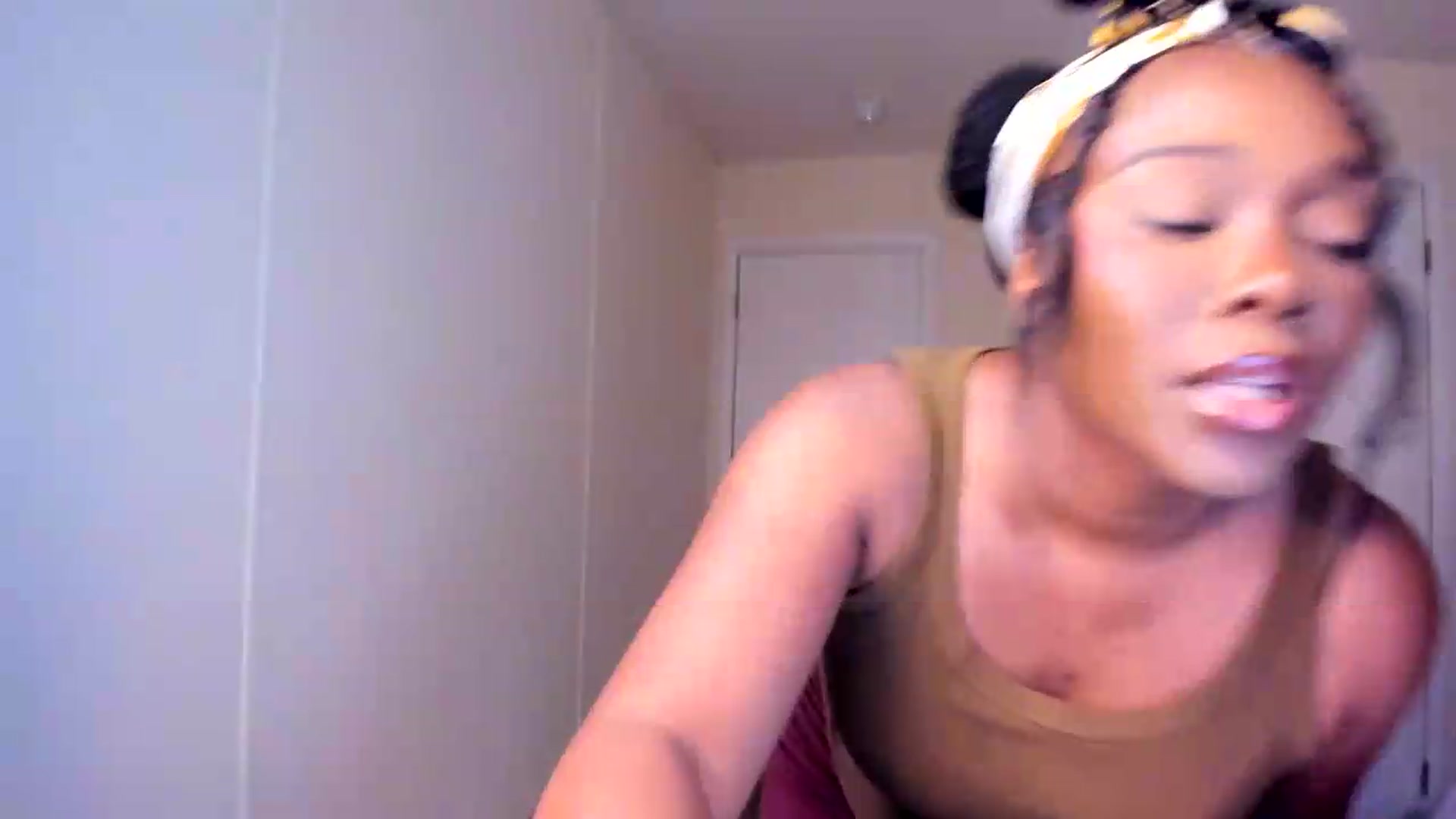 Gallery image thumbnail from Soraya__'s myfreecams stream on, 08/24/2026, 18:02 image 7 of 20