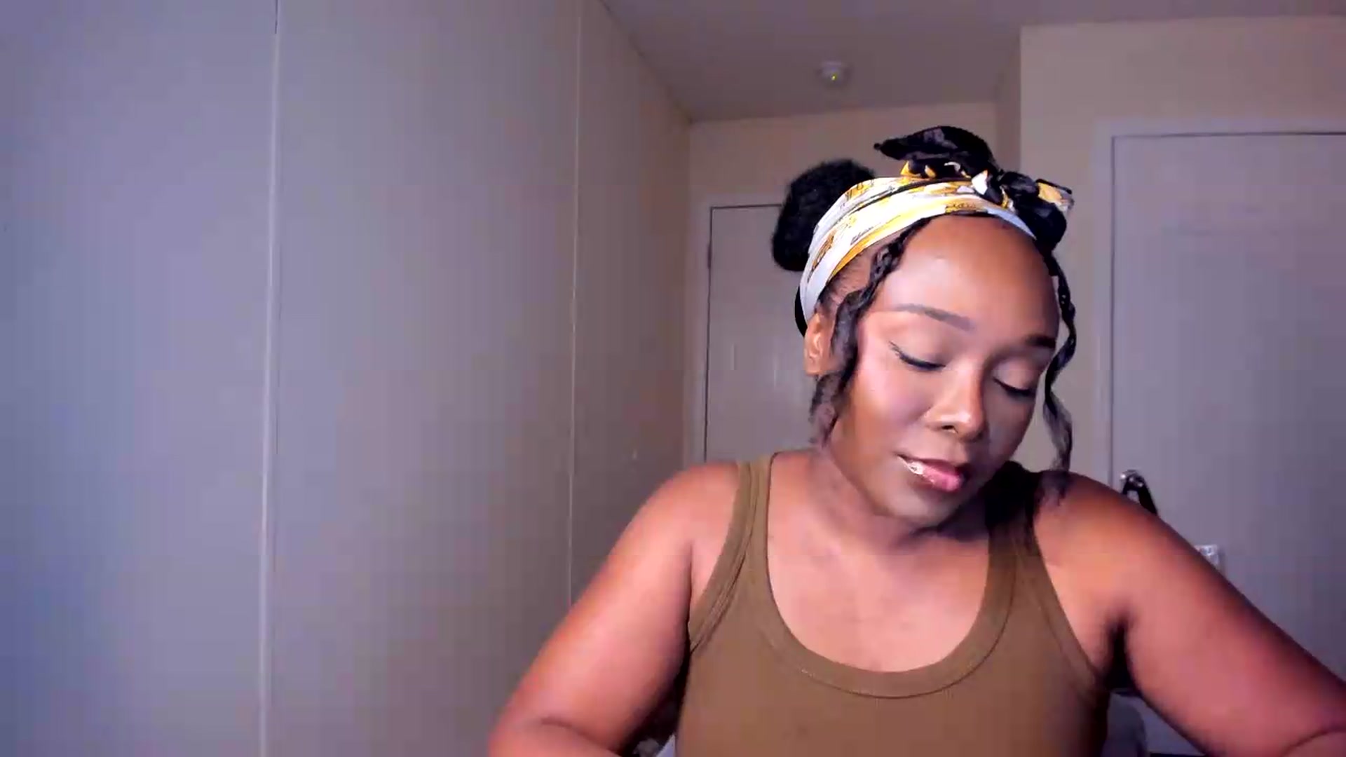 Gallery image thumbnail from Soraya__'s myfreecams stream on, 08/24/2026, 18:02 image 3 of 20