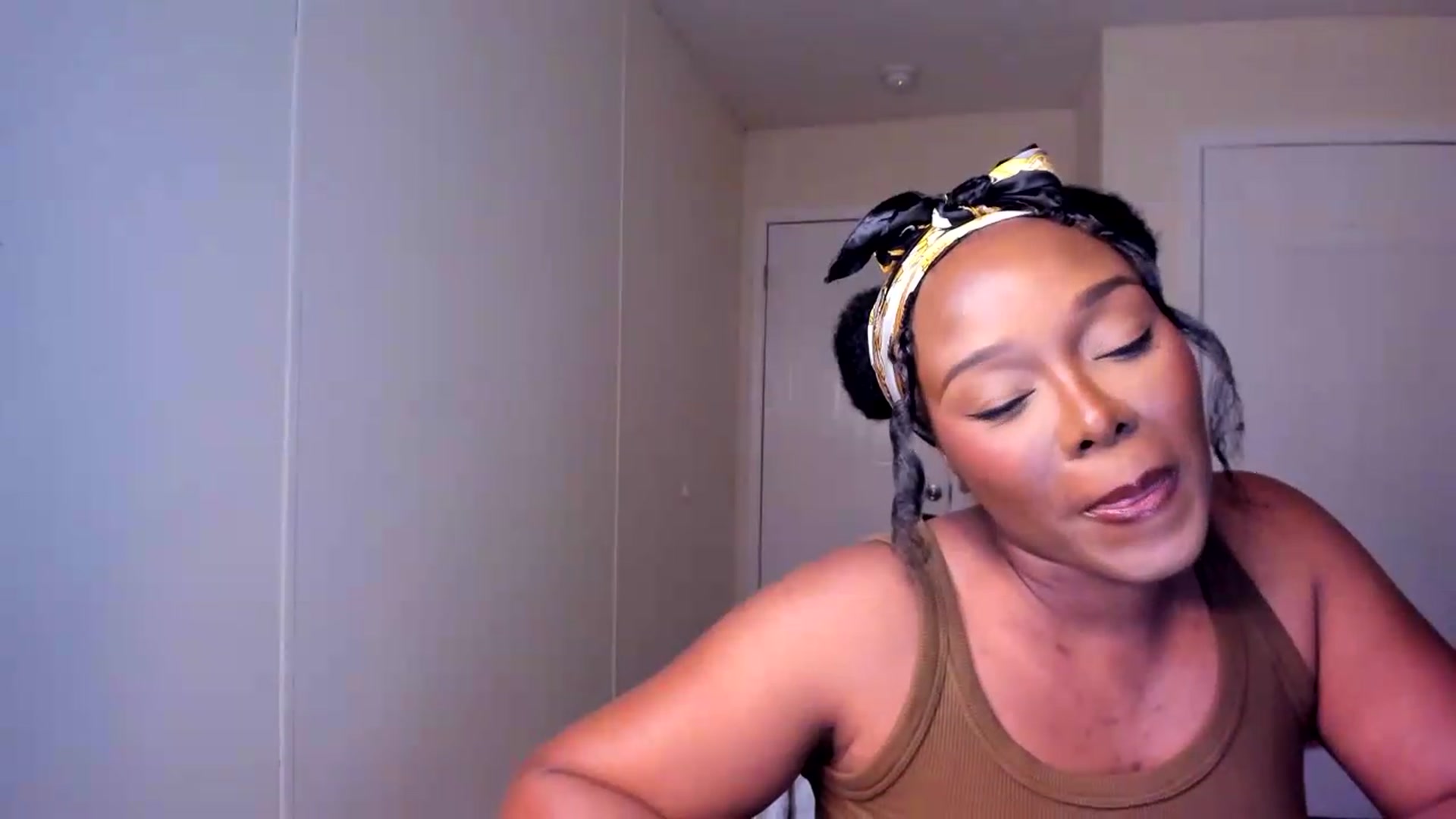 Gallery image thumbnail from Soraya__'s myfreecams stream on, 08/24/2026, 18:02 image 5 of 20