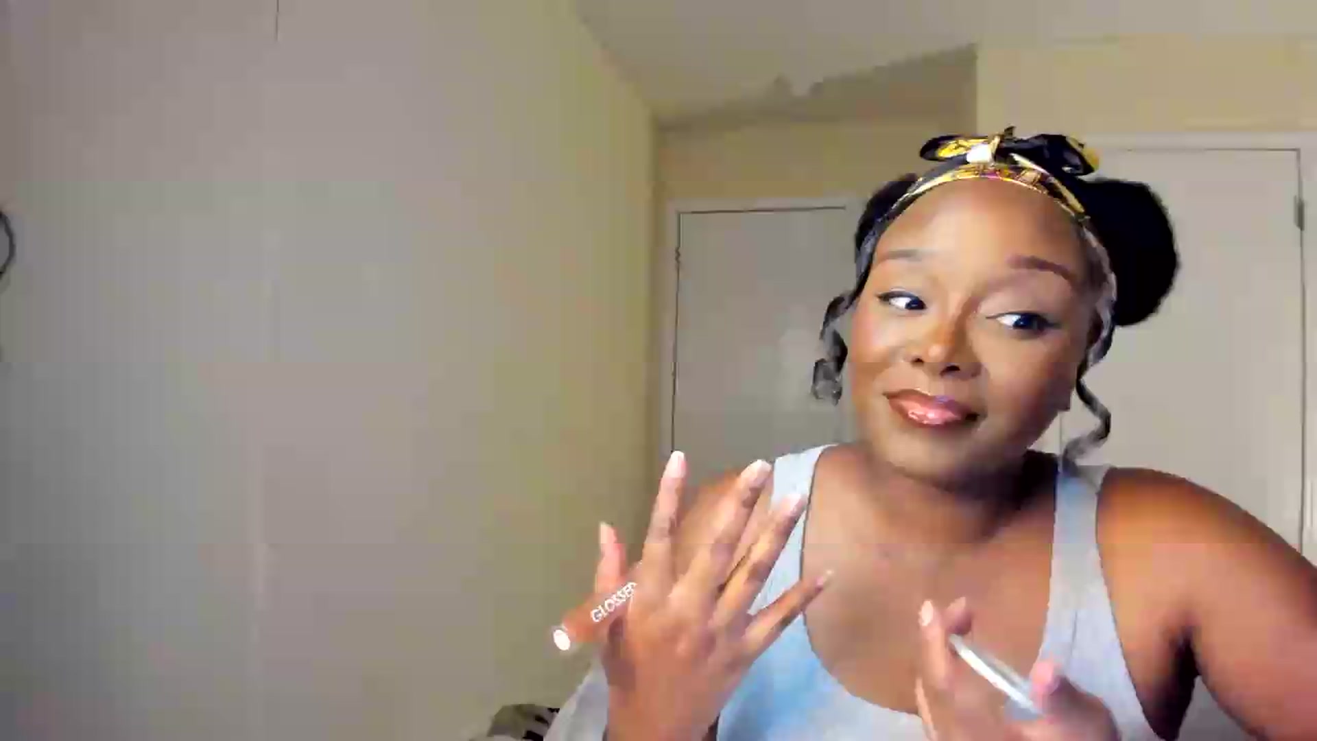 Gallery image thumbnail from Soraya__'s myfreecams stream on, 08/25/2026, 17:18 image 1 of 20