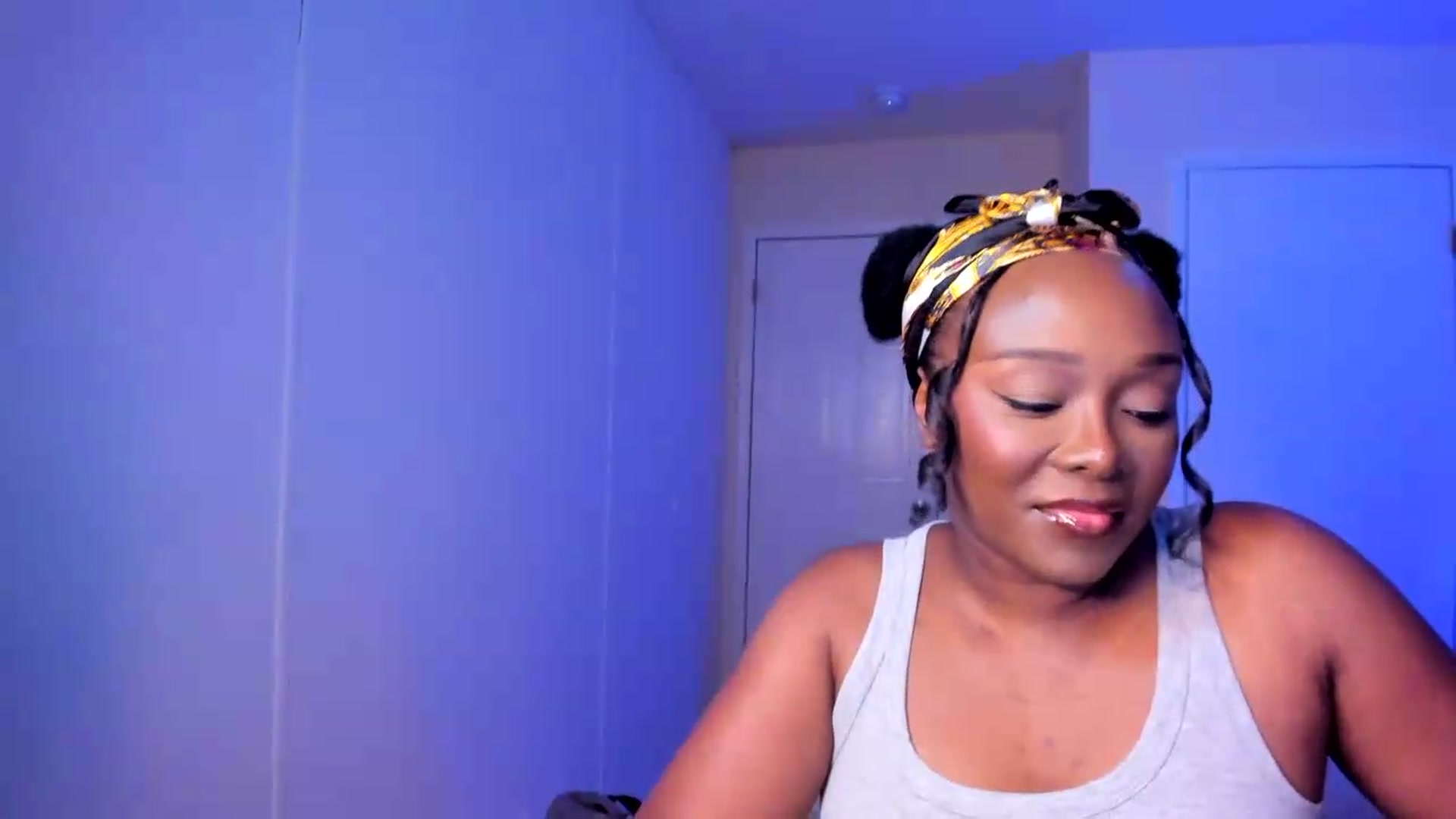Gallery image thumbnail from Soraya__'s myfreecams stream on, 08/25/2026, 17:18 image 10 of 20