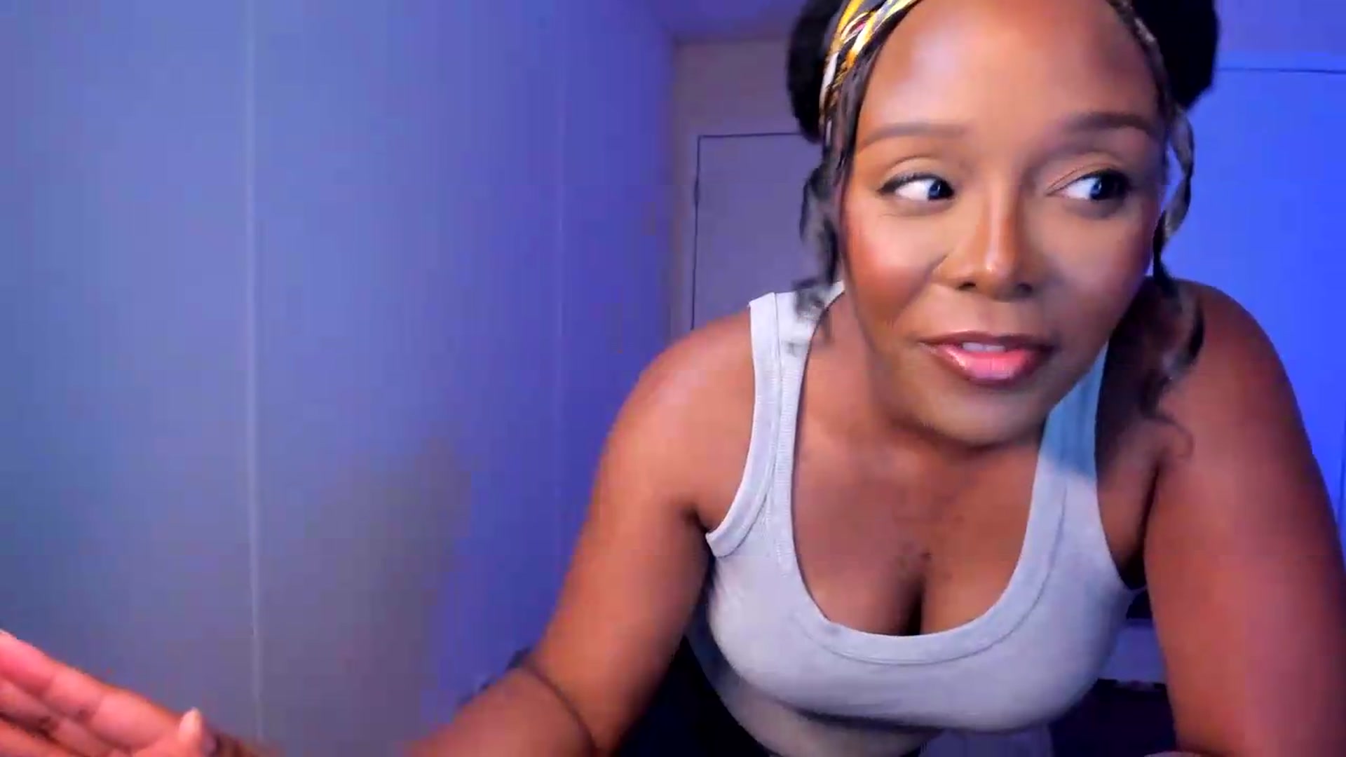 Gallery image thumbnail from Soraya__'s myfreecams stream on, 08/25/2026, 17:18 image 19 of 20