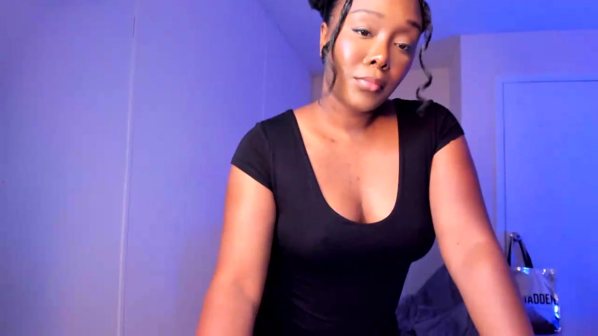 Gallery image thumbnail from Soraya__'s myfreecams stream on, 08/28/2026, 15:51 image 8 of 20