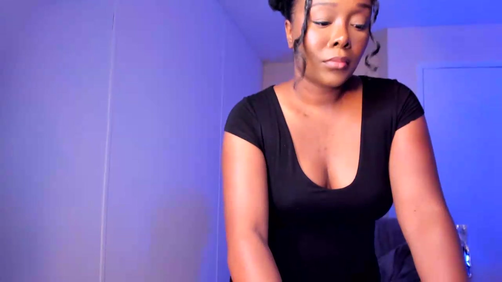 Gallery image thumbnail from Soraya__'s myfreecams stream on, 08/28/2026, 15:51 image 17 of 20