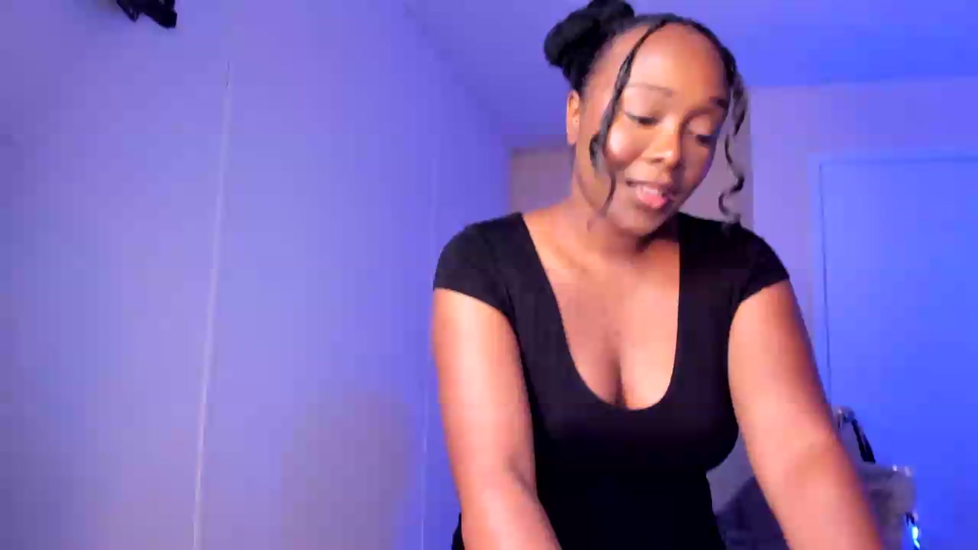 Gallery image thumbnail from Soraya__'s myfreecams stream on, 08/28/2026, 15:51 image 1 of 20