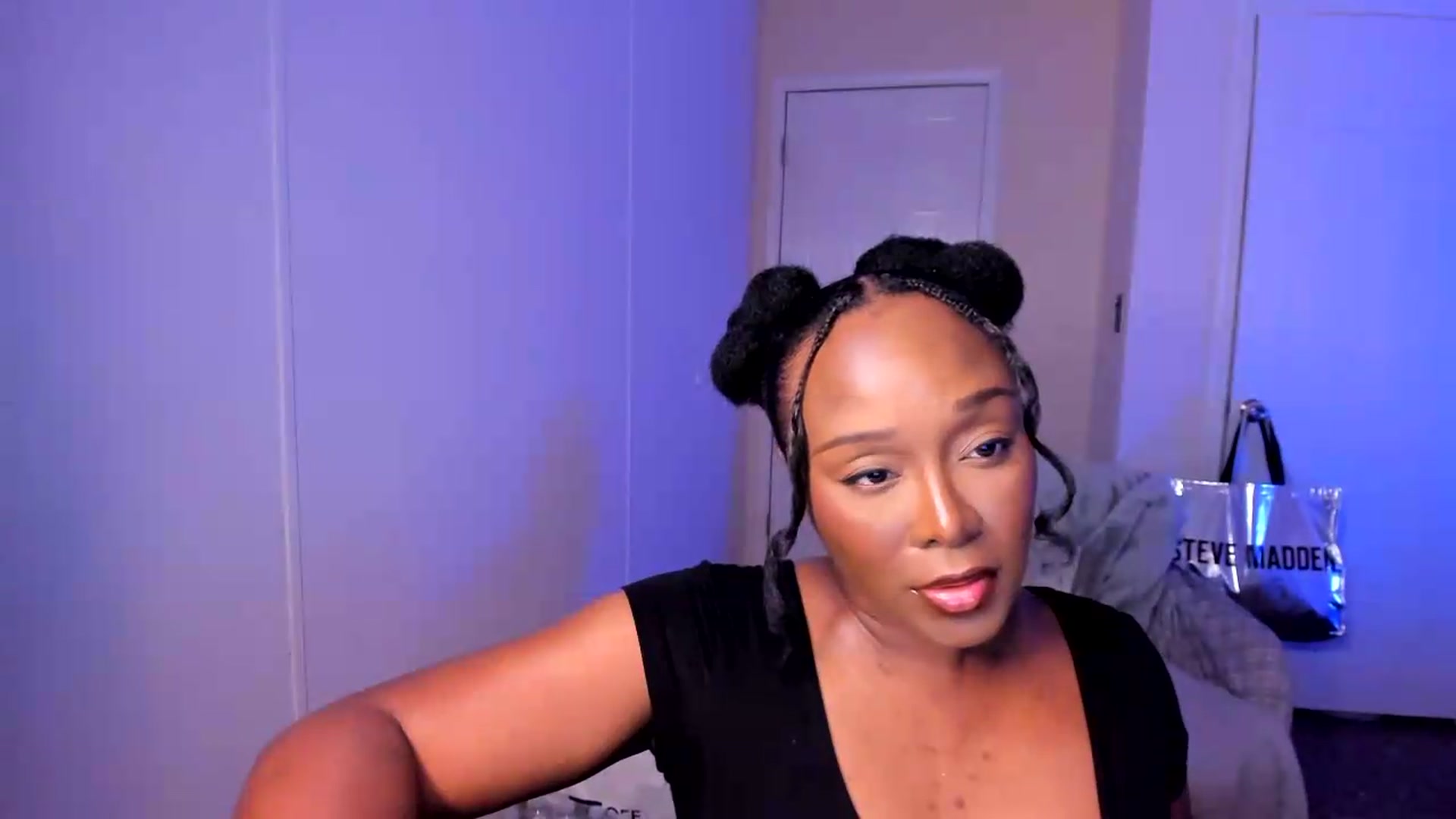 Gallery image thumbnail from Soraya__'s myfreecams stream on, 08/28/2026, 16:11 image 5 of 20
