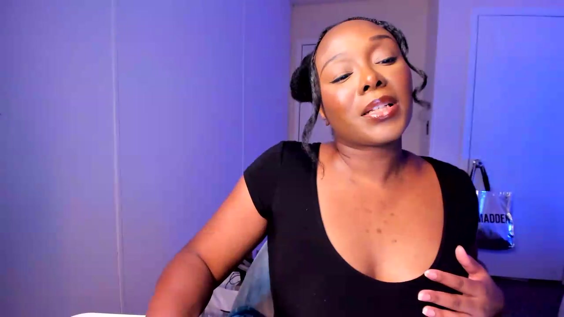 Gallery image thumbnail from Soraya__'s myfreecams stream on, 08/28/2026, 18:24 image 8 of 20
