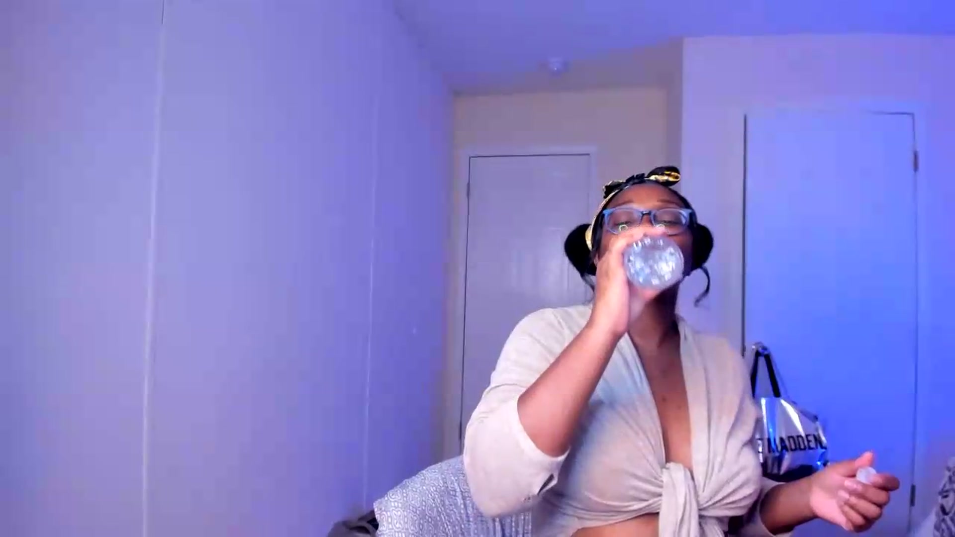 Gallery image thumbnail from Soraya__'s myfreecams stream on, 08/31/2026, 20:10 image 18 of 20