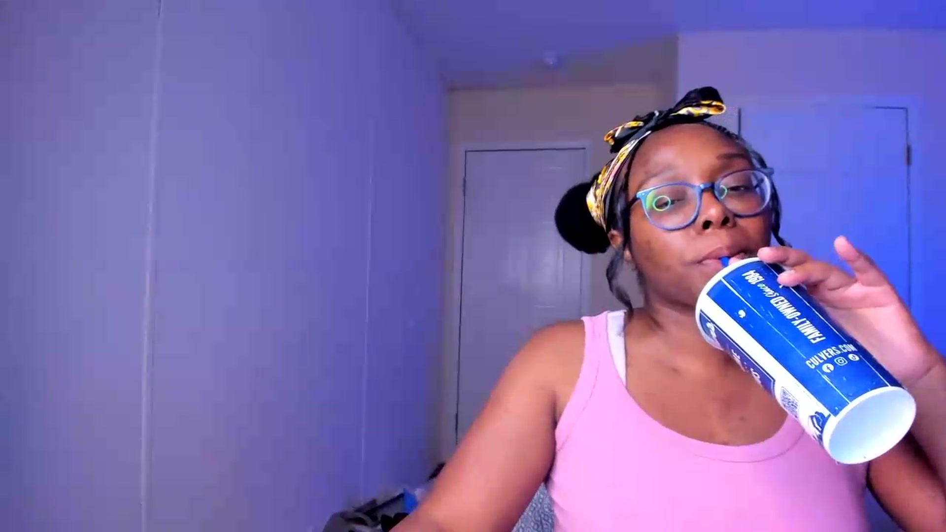 Gallery image thumbnail from Soraya__'s myfreecams stream on, 08/31/2026, 20:10 image 13 of 20