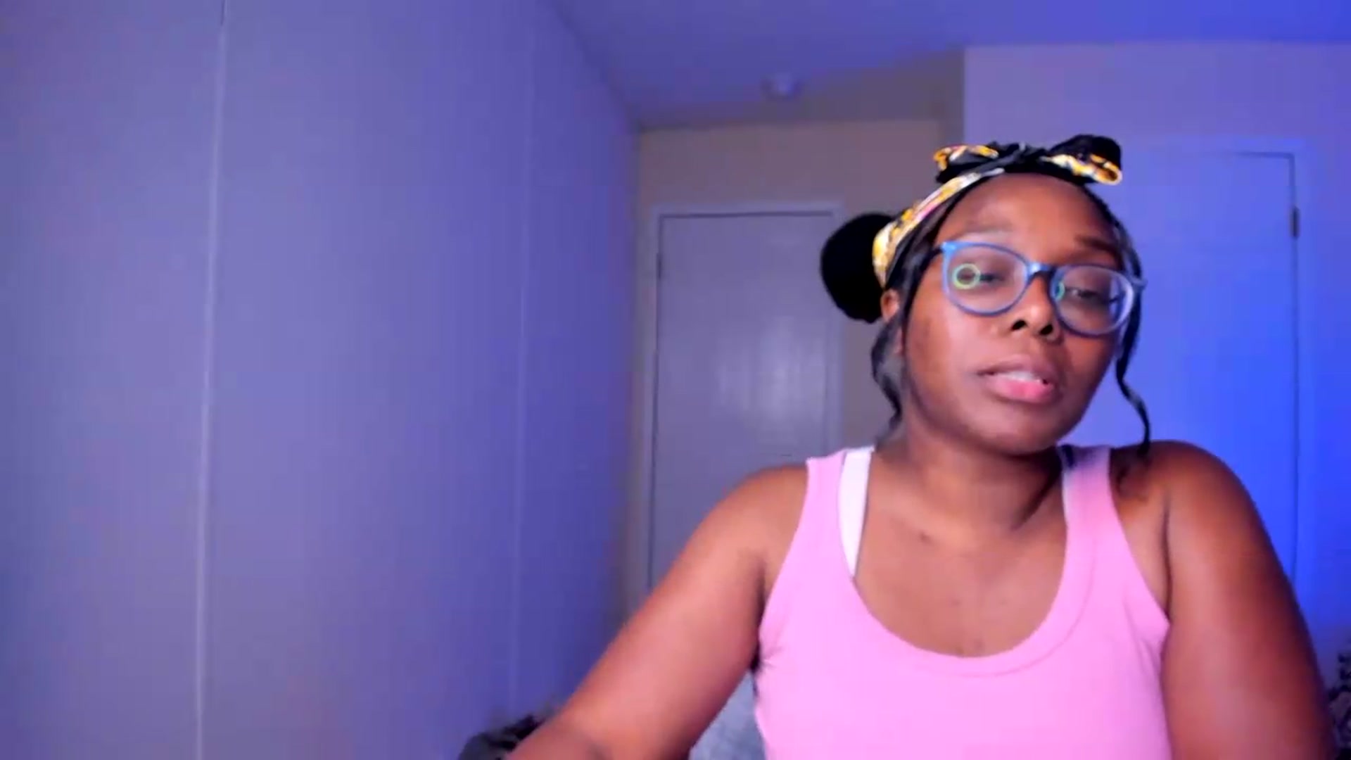 Gallery image thumbnail from Soraya__'s myfreecams stream on, 08/31/2026, 20:10 image 7 of 20