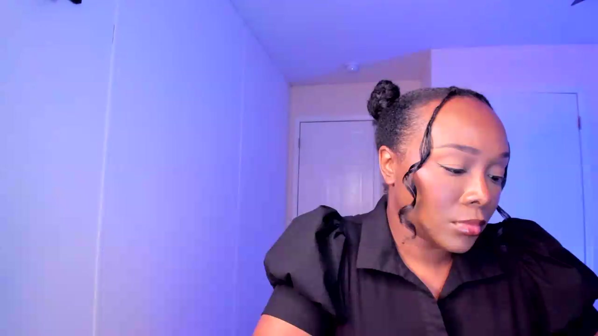 Gallery image thumbnail from Soraya__'s myfreecams stream on, 09/01/2026, 16:47 image 16 of 20