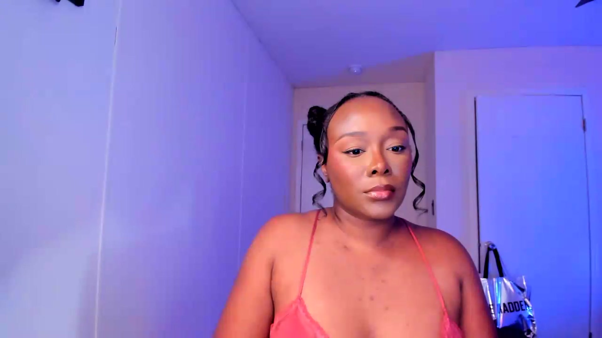 Gallery image thumbnail from Soraya__'s myfreecams stream on, 09/01/2026, 17:34 image 2 of 20