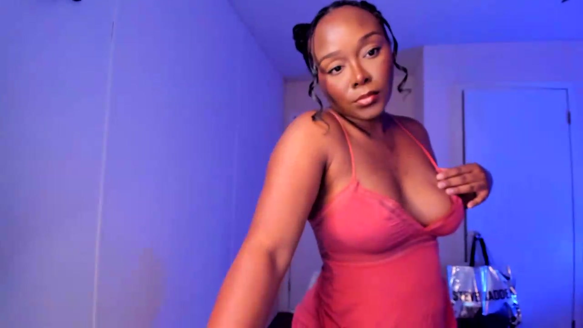 Gallery image thumbnail from Soraya__'s myfreecams stream on, 09/01/2026, 17:34 image 10 of 20